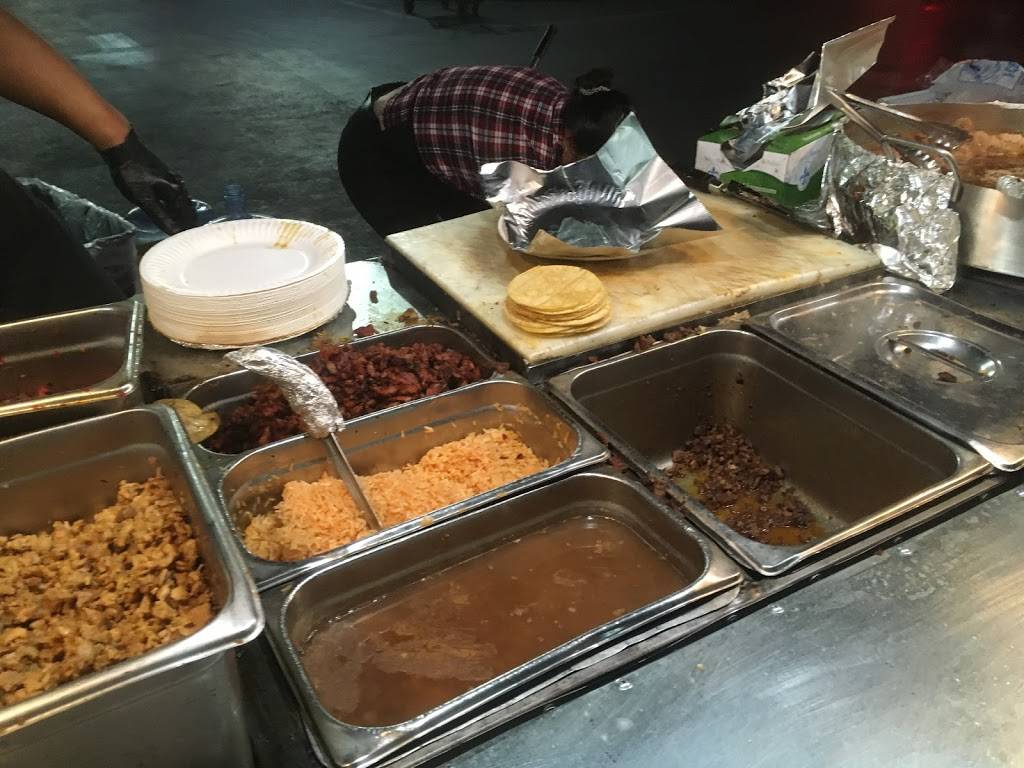 Tacos Naomi | restaurant | Unnamed Road, Northridge, CA 91324, USA | 2135508158 OR +1 213-550-8158