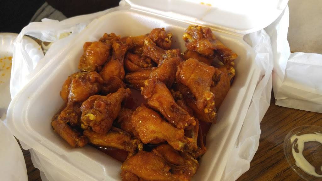 Wings Express | restaurant | 1449 E Main St, Mesa, AZ 85204, USA | 4806412511 OR +1 480-641-2511