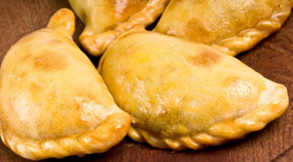 Pikalo Empanadas | restaurant | 241 Broadway, Lawrence, MA 01840, USA | 9786551966 OR +1 978-655-1966
