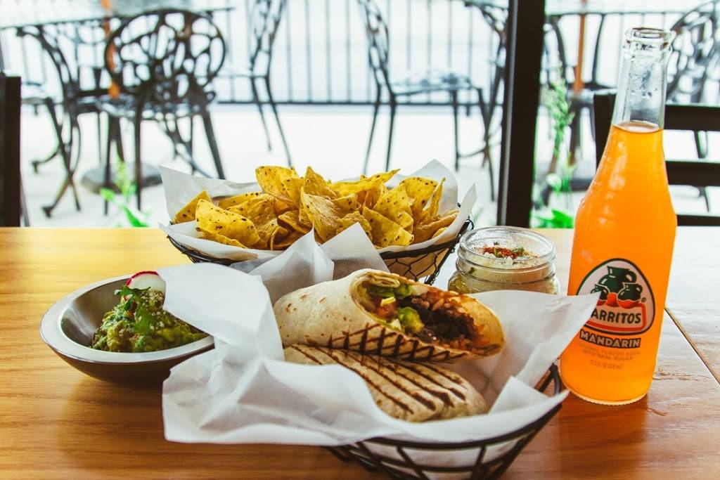 Salsa Verde Mexican Restaurant | restaurant | 1850 Lincoln Hwy, St. Charles, IL 60174, USA | 6304440673 OR +1 630-444-0673