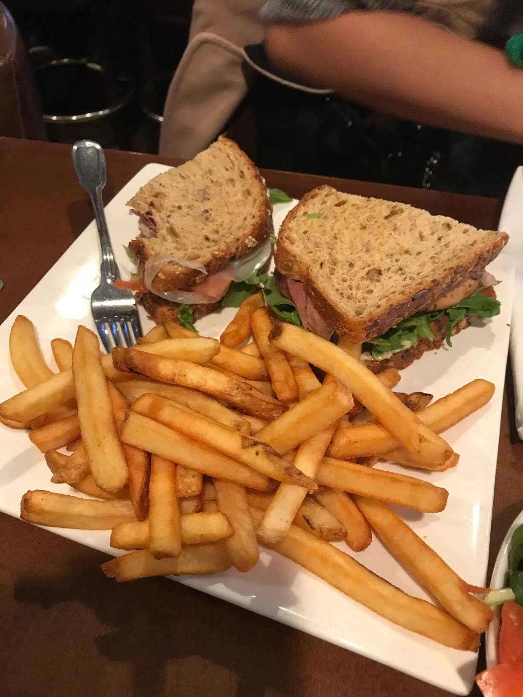 The Fox: A Firkin Pub | restaurant | 51 Eglinton Ave E, Toronto, ON M4P 1G7, Canada | 4164800200 OR +1 416-480-0200