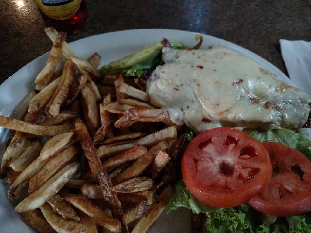 Hat Trix | restaurant | 4923 Southwestern Blvd, Hamburg, NY 14075, USA | 7166490909 OR +1 716-649-0909