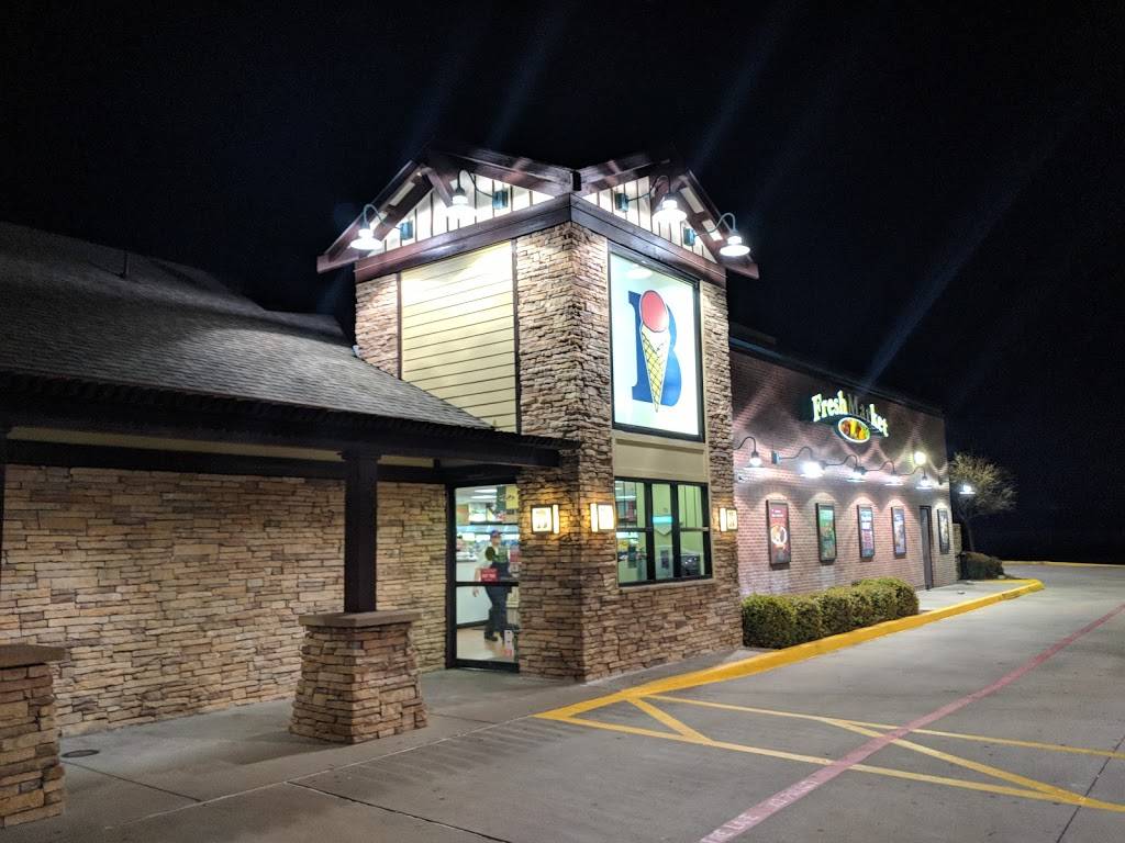 Braums Ice Cream & Burger Restaurant | restaurant | 1110 E, US-377, Granbury, TX 76048, USA | 8175737671 OR +1 817-573-7671