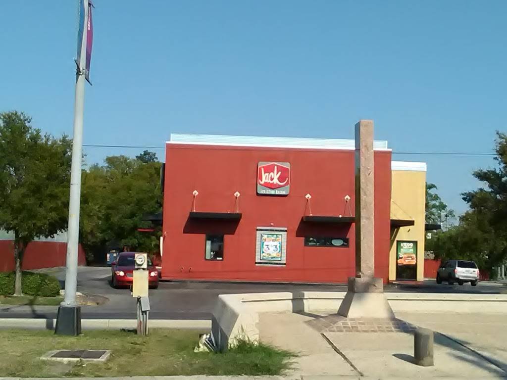 Jack in the Box | restaurant | 502 N New Braunfels Ave, San Antonio, TX 78202, USA | 2102266875 OR +1 210-226-6875