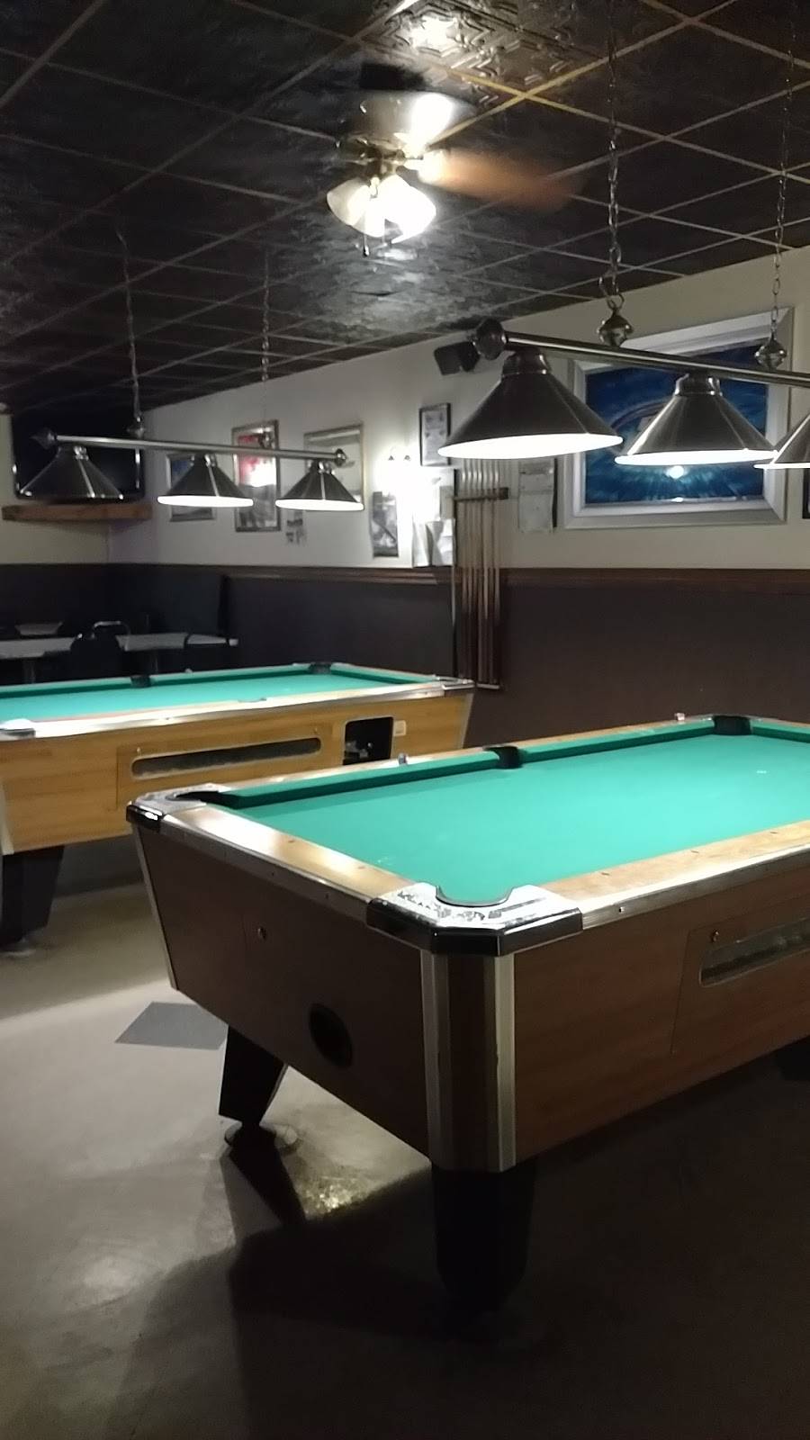 The Berville Hotel Bar & Grill | restaurant | 498 North Ave, Berlin Township, MI 48002, USA | 5867849017 OR +1 586-784-9017