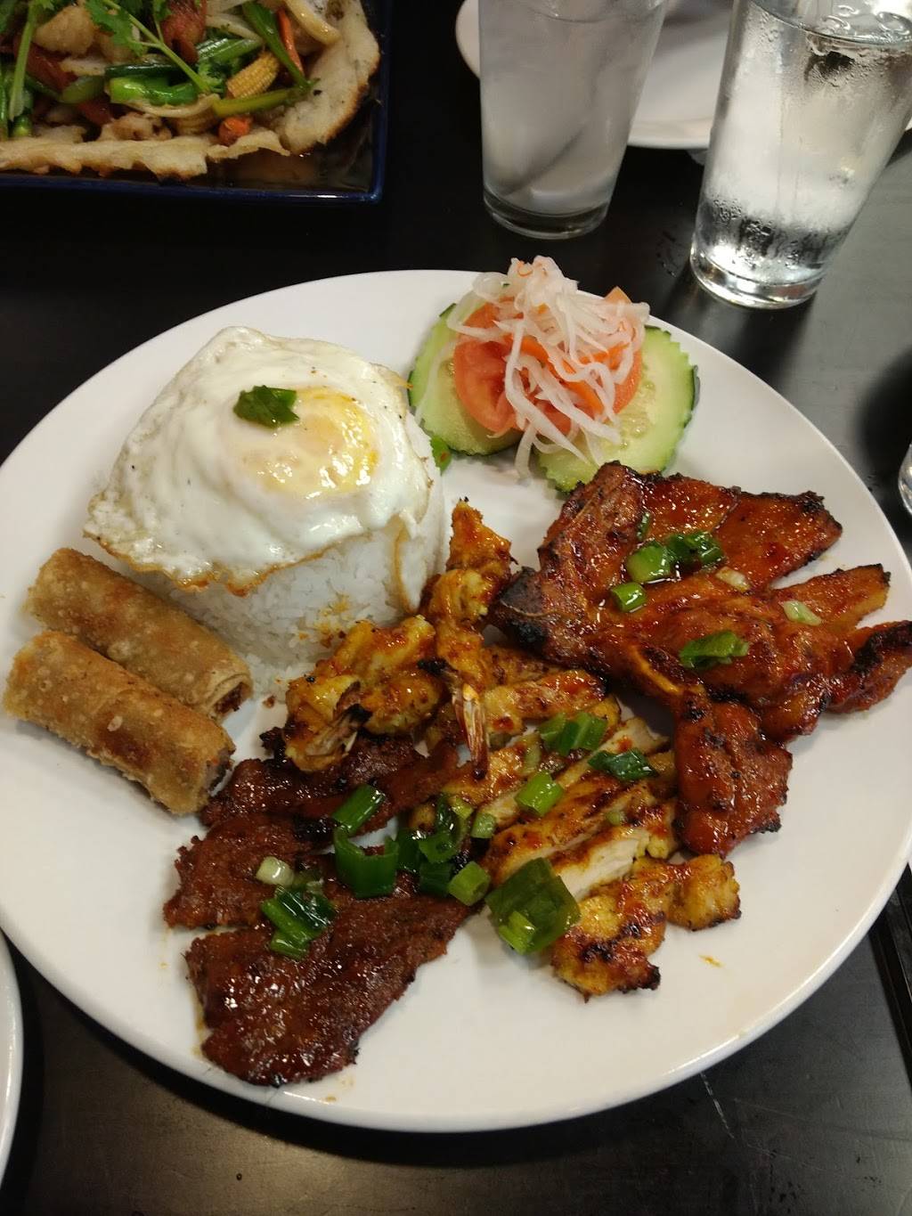 Viets Restaurant Noodles & Grill | restaurant | 7640 N Academy Blvd, Colorado Springs, CO 80920, USA | 7194652681 OR +1 719-465-2681