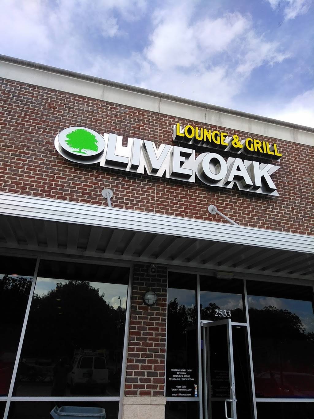 Live Oak Lounge & Grill | night club | 2533 Southmore Blvd, Houston, TX 77004, USA | 3468189814 OR +1 346-818-9814