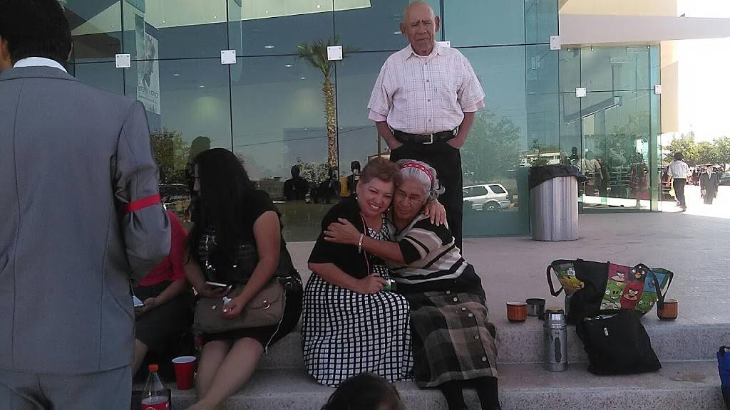 La Papa Loca | restaurant | 1210 E Olympic Blvd, Los Angeles, CA 90021, USA | 2136234491 OR +1 213-623-4491