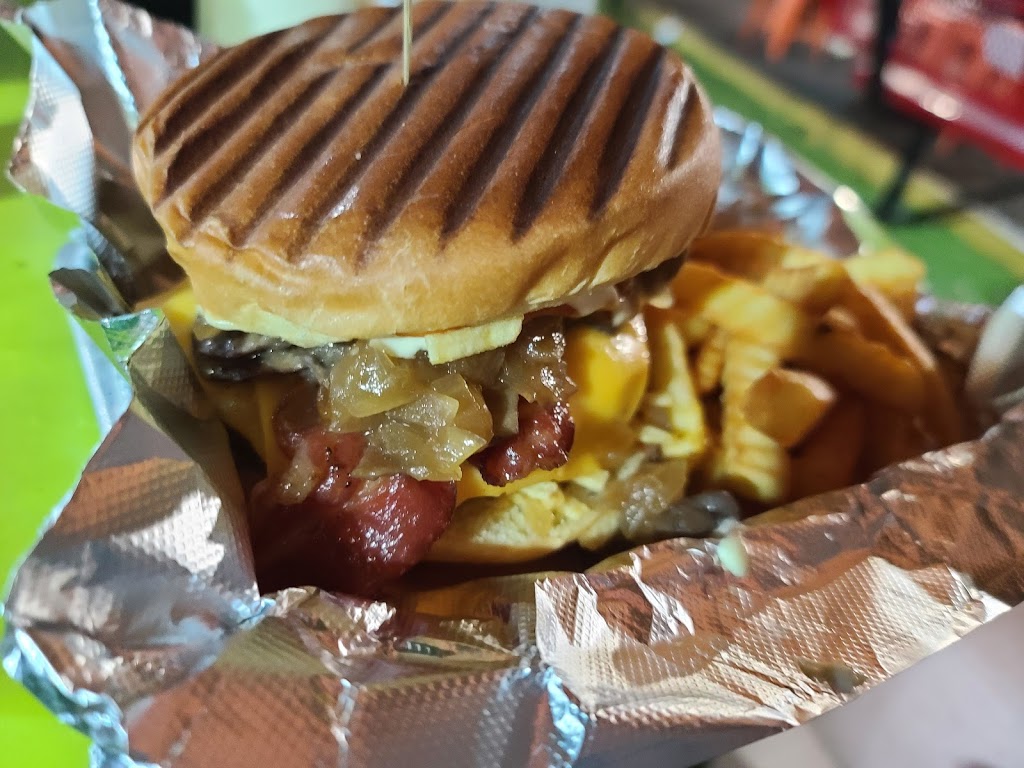 Pepitos Burgers & Shakes | restaurant | 2590 NE 186th St, North Miami Beach, FL 33160, USA | 3054143521 OR +1 305-414-3521