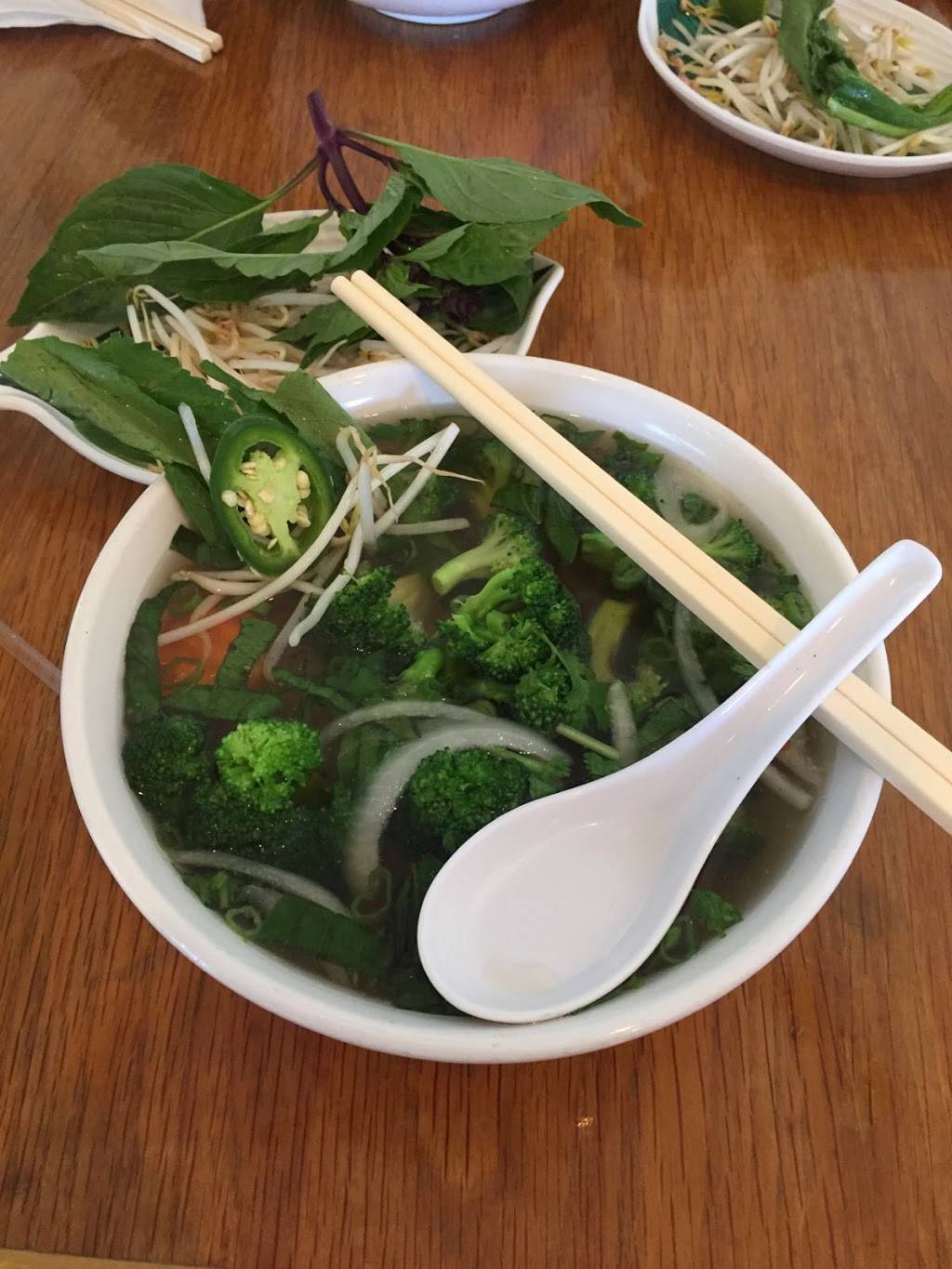 Pho Van | restaurant | 8557 Research Blvd #120, Austin, TX 78758, USA | 5128325595 OR +1 512-832-5595