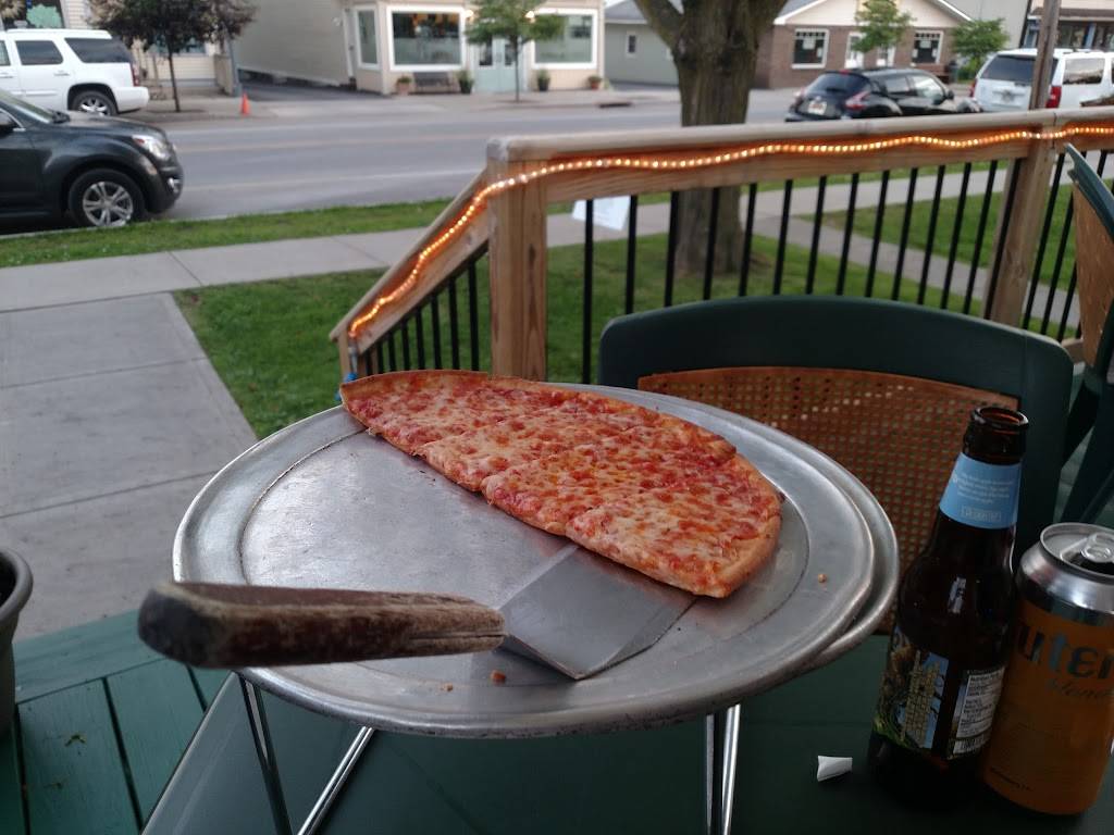 The Sweet Basil | restaurant | 3 Clinton St, Tully, NY 13159, USA | 3158104333 OR +1 315-810-4333