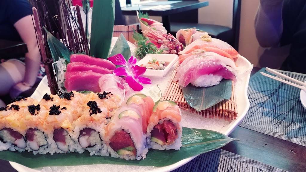 Izumi Sushi and Hibachi Steak house | restaurant | 5745 Sunrise Hwy, Holbrook, NY 11741, USA | 6312183888 OR +1 631-218-3888