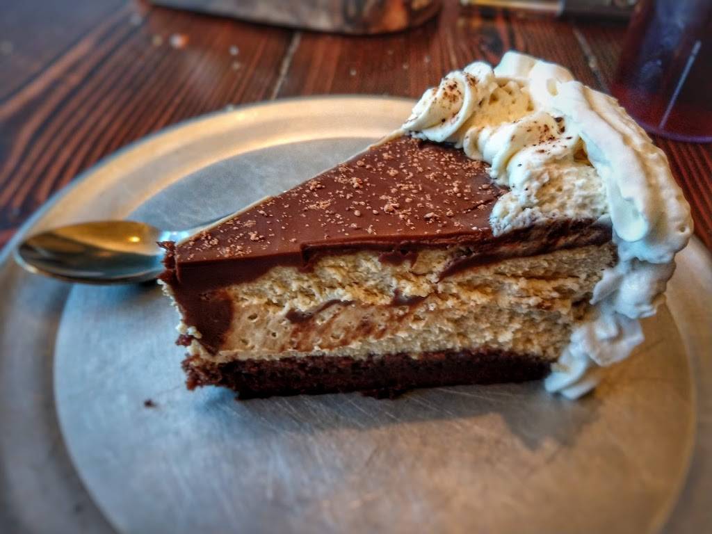 American Pie Wood-Fired Pizza | restaurant | 107 W Broadway St, Muskogee, OK 74401, USA | 9185372377 OR +1 918-537-2377