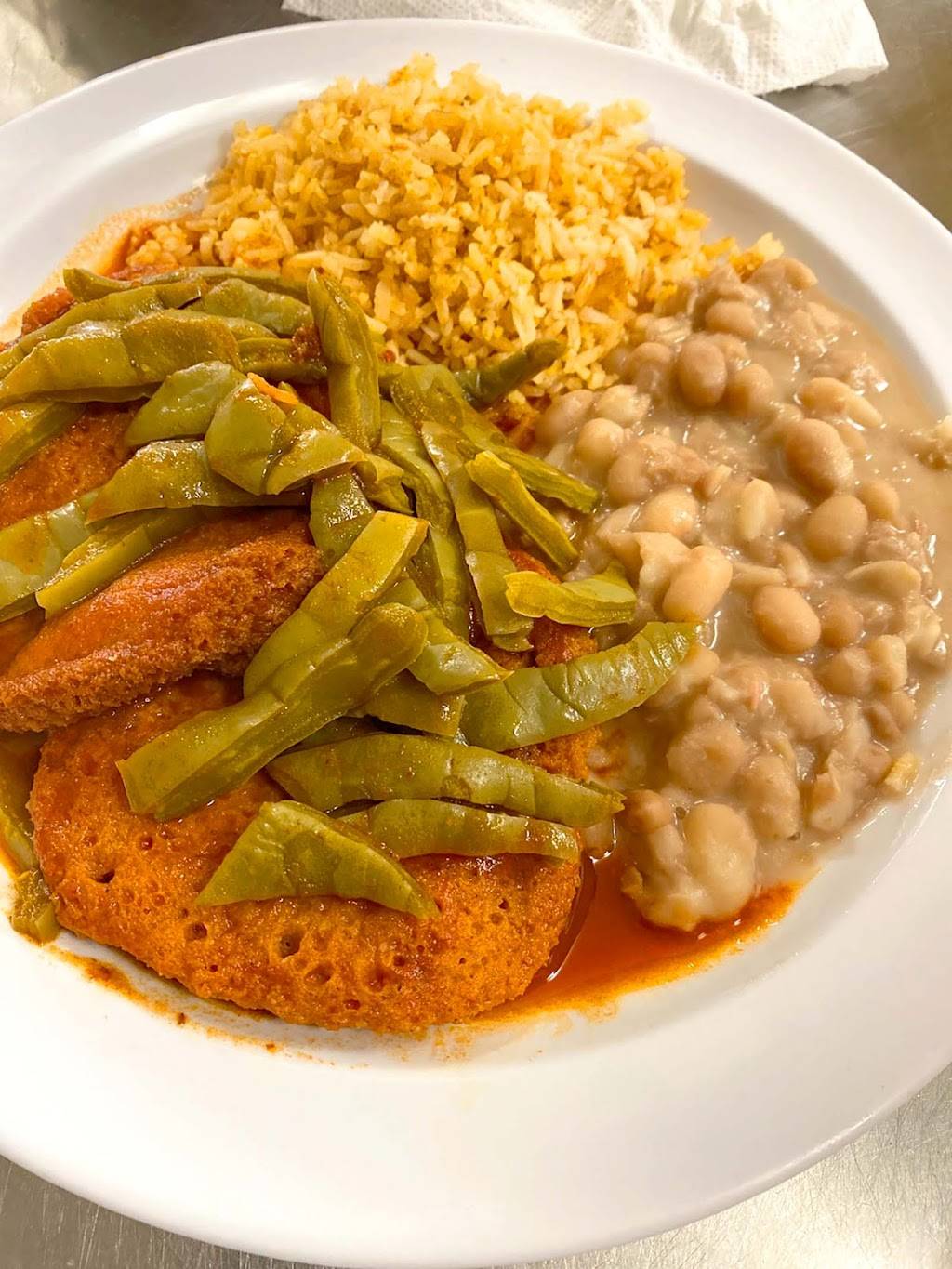 La Barca Restaurant | restaurant | 1253 N Vineyard Ave, Ontario, CA 91764, USA | 9095452016 OR +1 909-545-2016