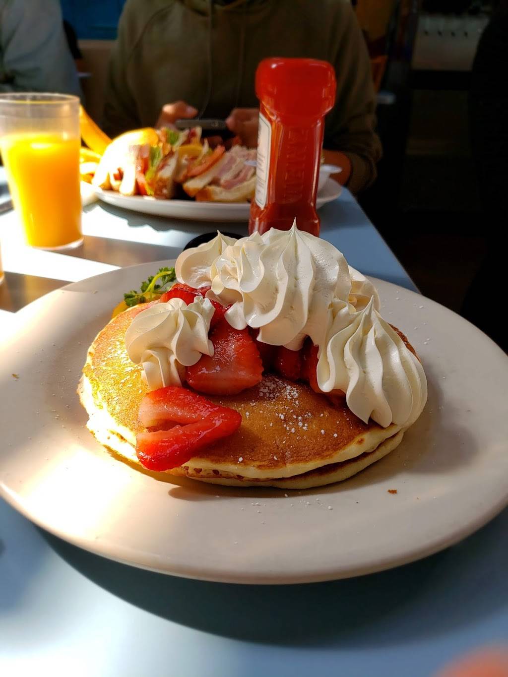 Breakfast Club Diner | restaurant | 228 N Coast Hwy, Oceanside, CA 92054, USA | 7607223124 OR +1 760-722-3124