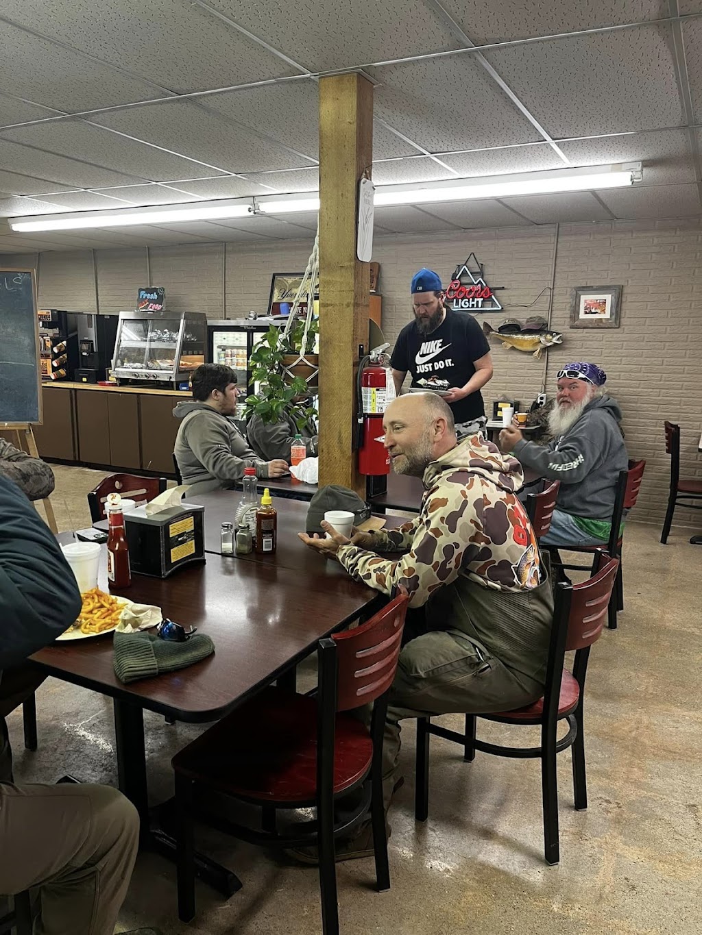 Riverview Resort Café | restaurant | 17939 US-62 suite 1, Eureka Springs, AR 72632, USA | 4792538367 OR +1 479-253-8367