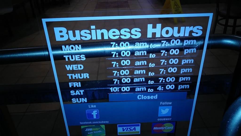 Subway Restaurants | restaurant | 3260 Irving Blvd #400, Dallas, TX 75247, USA | 2148197827 OR +1 214-819-7827