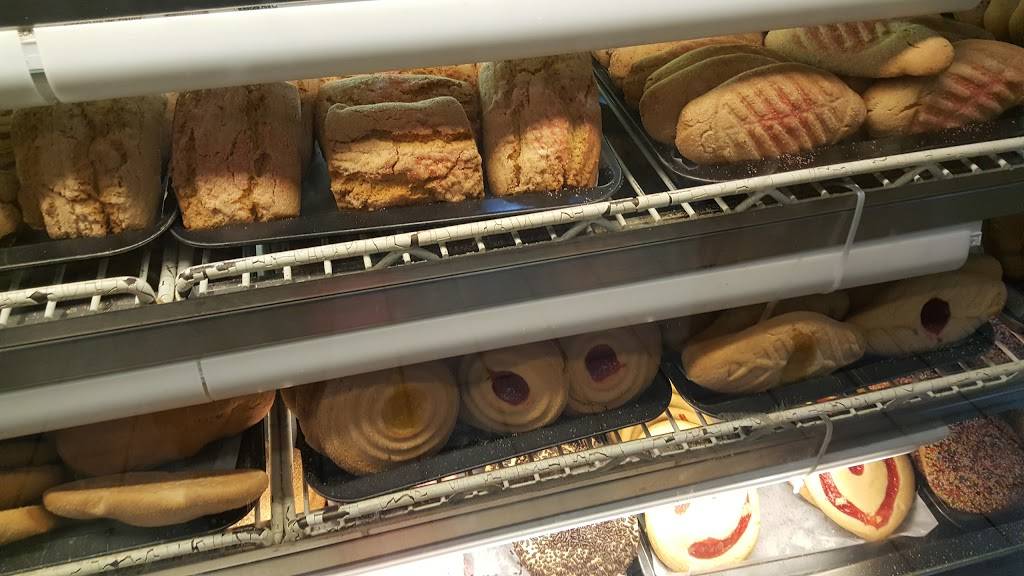 Restaurante Y Panaderia Salvadoreña | bakery | 5724 E W.T. Harris Blvd, Charlotte, NC 28215, USA | 7045371615 OR +1 704-537-1615