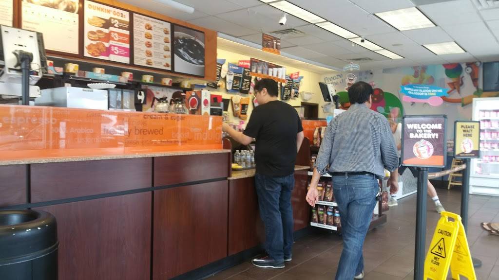 Dunkin Donuts | cafe | 8119 Watson St, McLean, VA 22102, USA | 7032263656 OR +1 703-226-3656