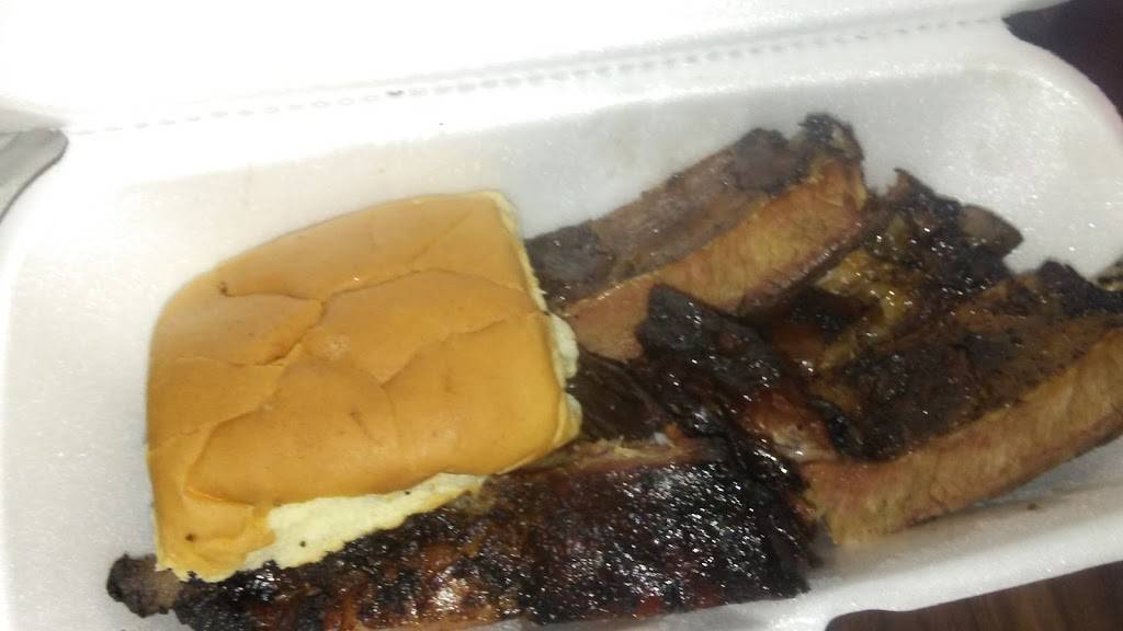 Baileys BBQ | restaurant | 800-898 Taylor St, Fort Worth, TX 76102, USA | 8173357469 OR +1 817-335-7469