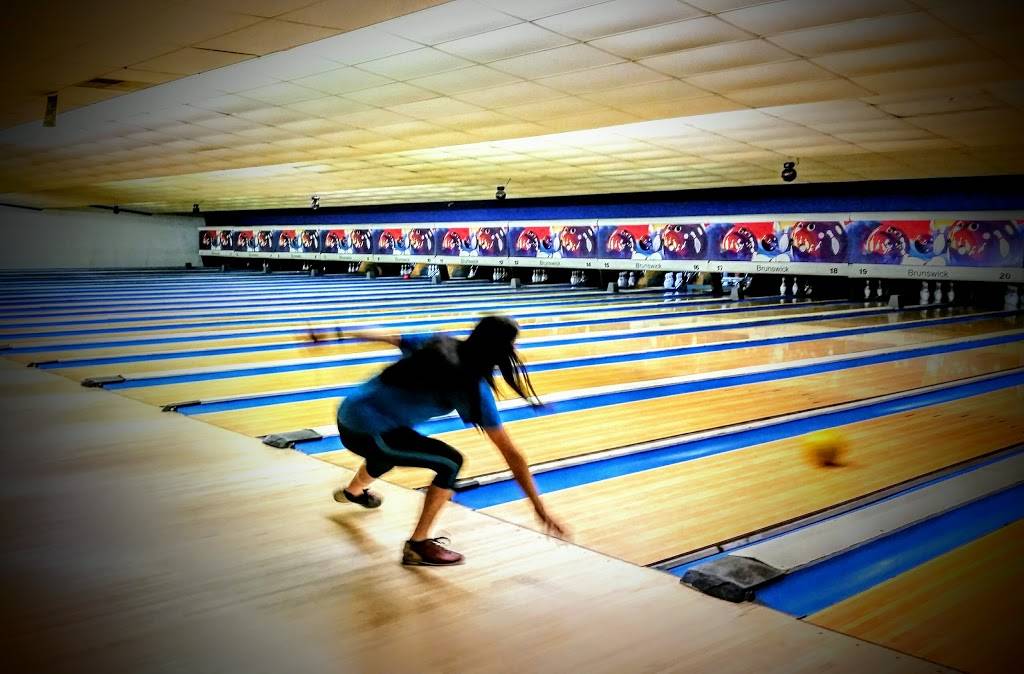 Palestine Bowling Center | meal takeaway | 1551 E Palestine Ave, Palestine, TX 75801, USA | 9037230888 OR +1 903-723-0888