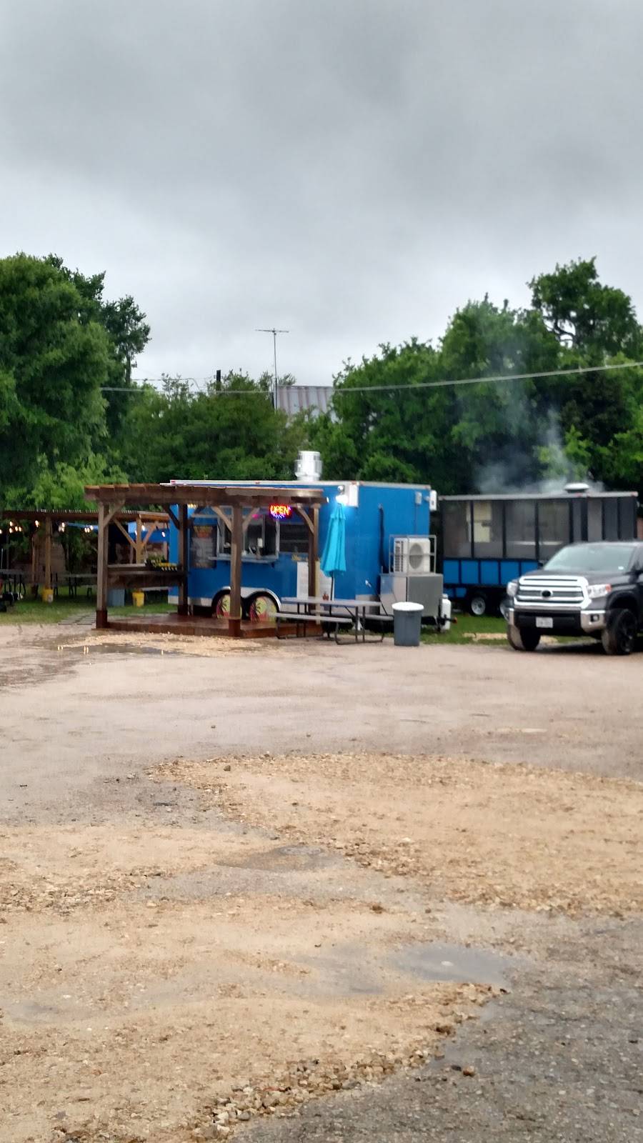 Jims Smokehouse | restaurant | 13130 Travis View Loop, Austin, TX 78732, USA | 5127834577 OR +1 512-783-4577