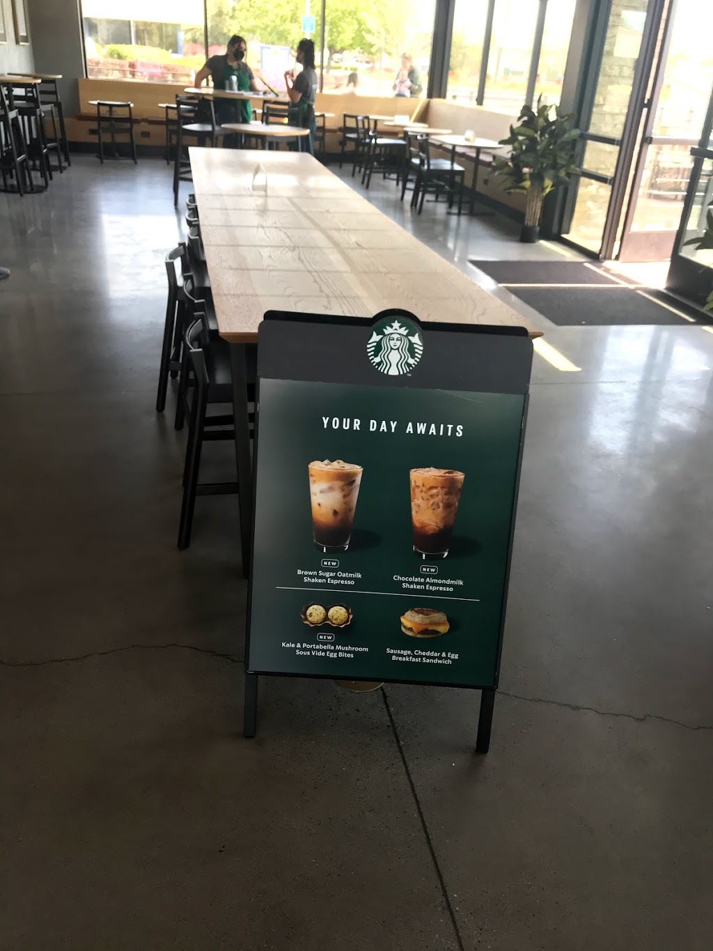 Starbucks | cafe | 1405 1st St, Gilroy, CA 95020, USA | 4088691251 OR +1 408-869-1251