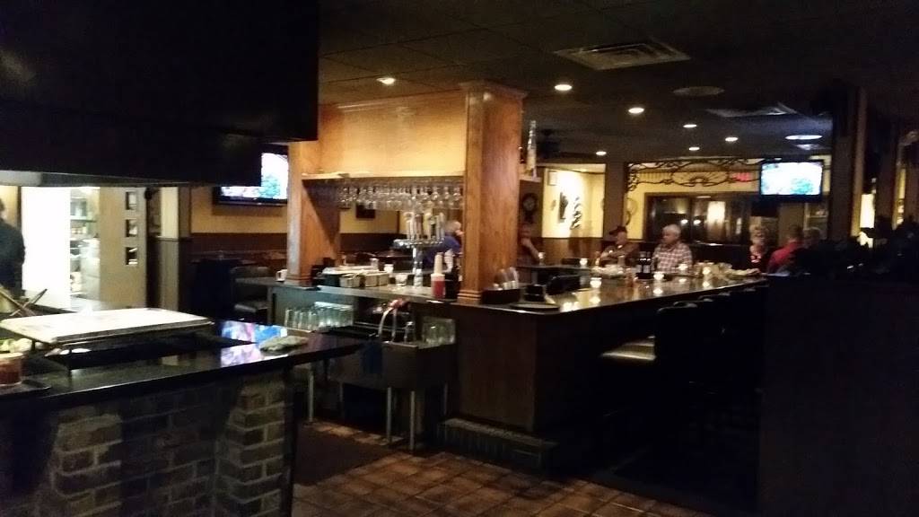 The Backyard Steak Pit | restaurant | 1818 N Grandwood Dr, Gurnee, IL 60031, USA | 8473565200 OR +1 847-356-5200