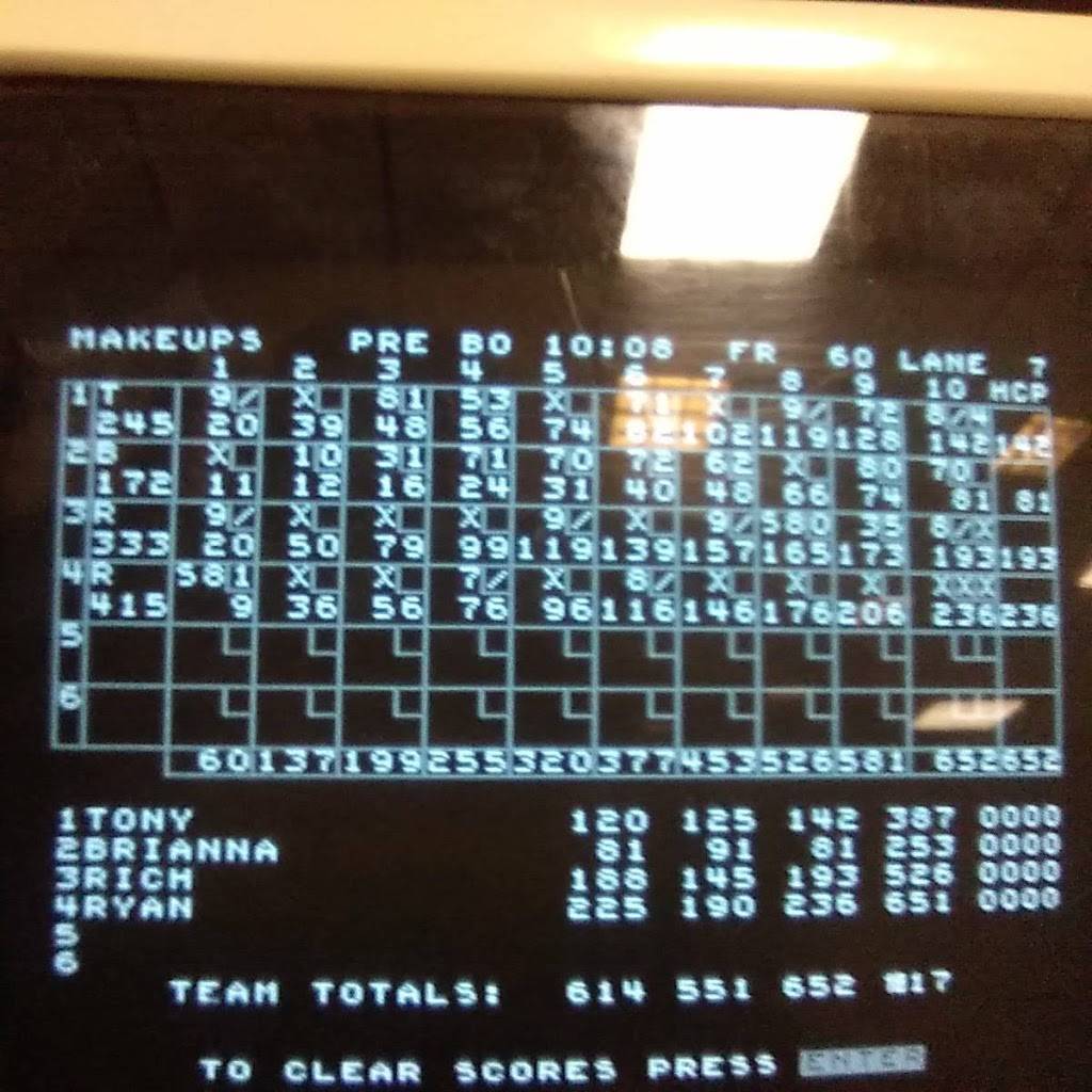 The Edge Bowling Center | restaurant | 2071 Clinton St, Buffalo, NY 14206, USA | 7168225132 OR +1 716-822-5132