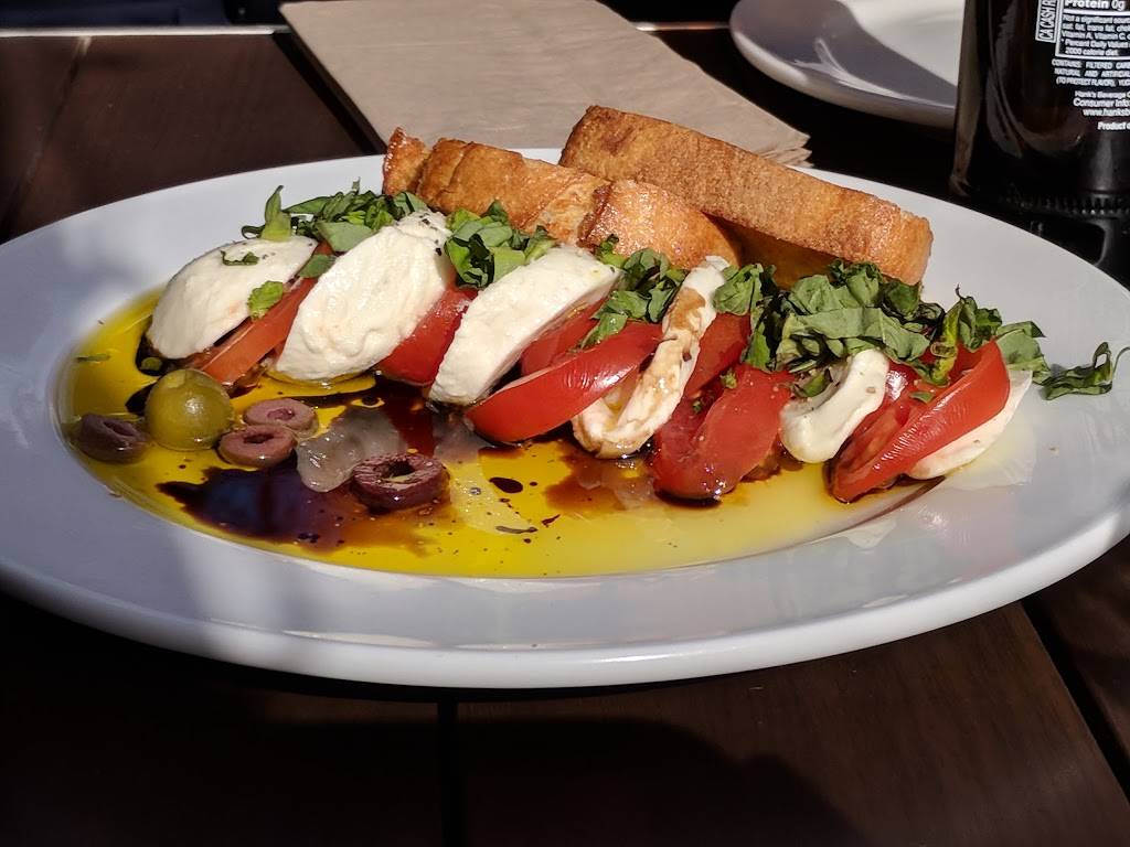 Blue Line Pizza | restaurant | 146 Castro St, Mountain View, CA 94041, USA | 6509387888 OR +1 650-938-7888