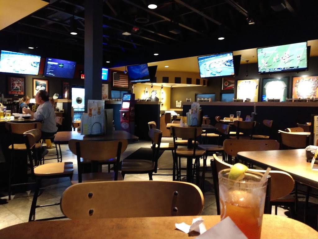 Buffalo Wild Wings | restaurant | 5020 Tiedeman Rd, Brooklyn, OH 44144, USA | 2163314572 OR +1 216-331-4572