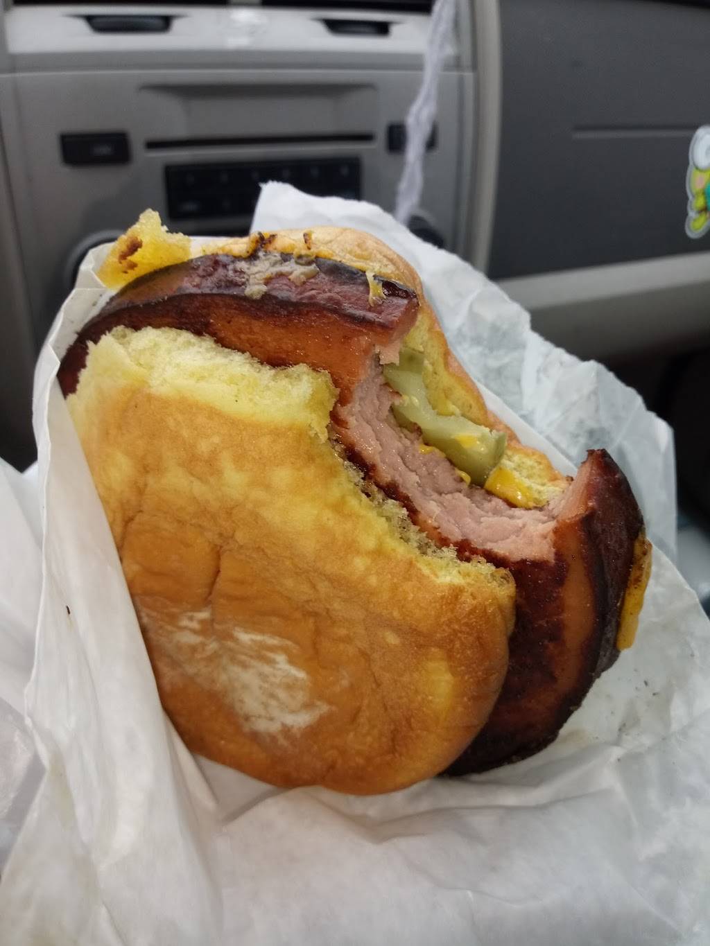 Hugh-Babys | restaurant | 718 Thompson Ln, Nashville, TN 37204, USA | 6156103395 OR +1 615-610-3395