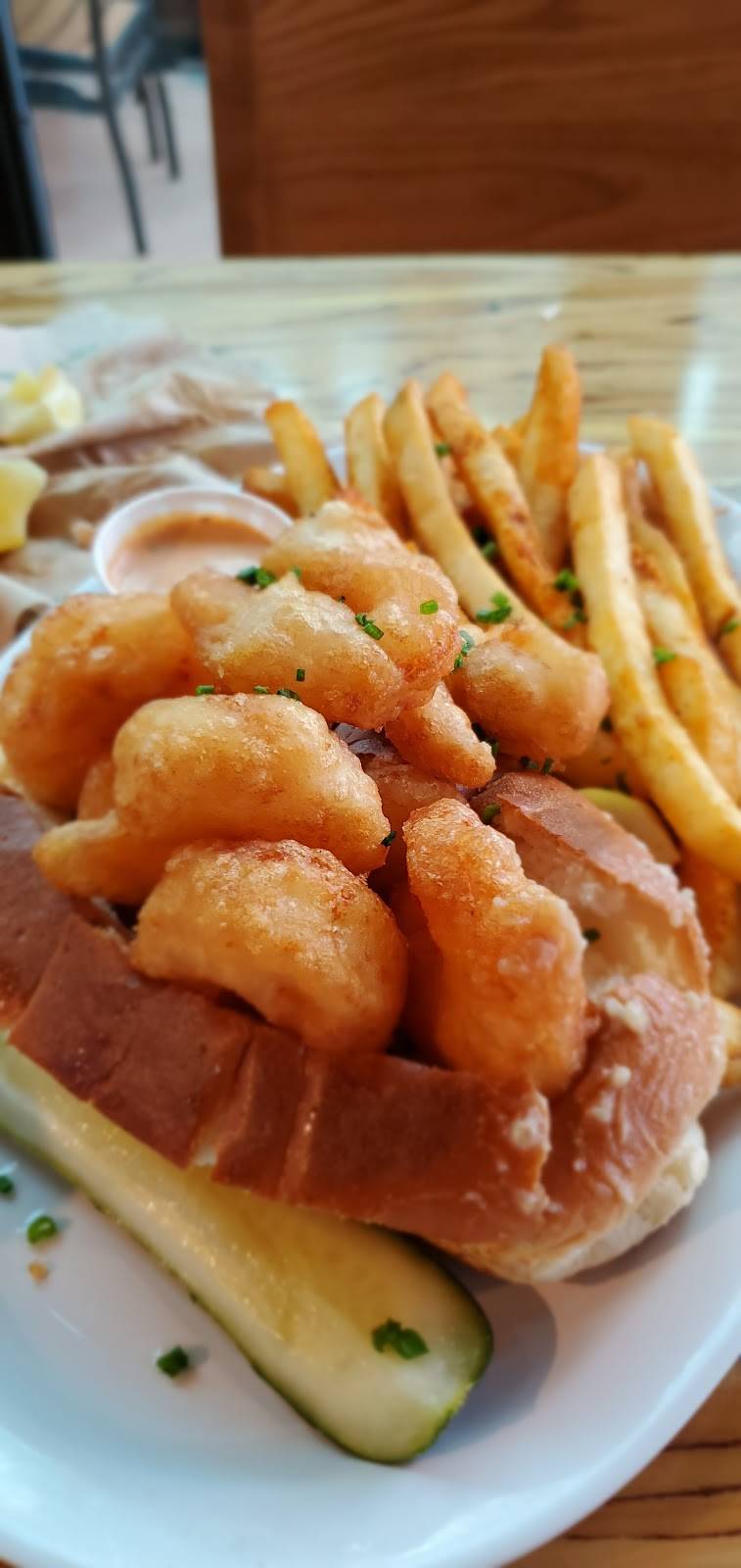 Slapfish | restaurant | 783 N Alafaya Trail, Orlando, FL 32828, USA | 4078661804 OR +1 407-866-1804