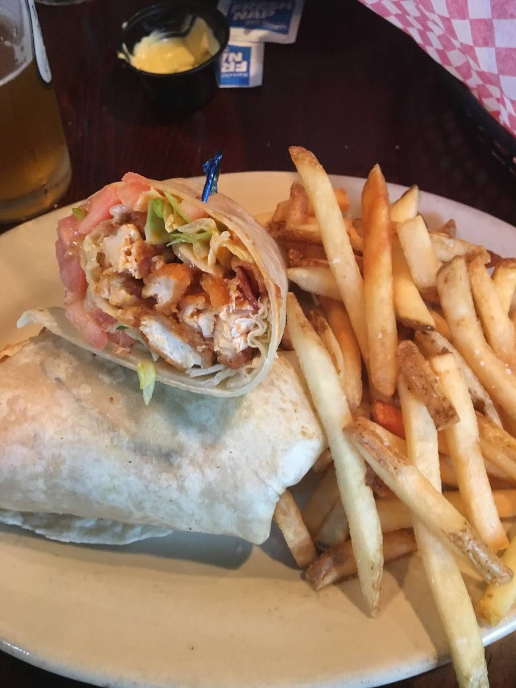 The Lanyard Bar & Grill | restaurant | 429 MA-28, Harwich Port, MA 02646, USA | 5084300404 OR +1 508-430-0404