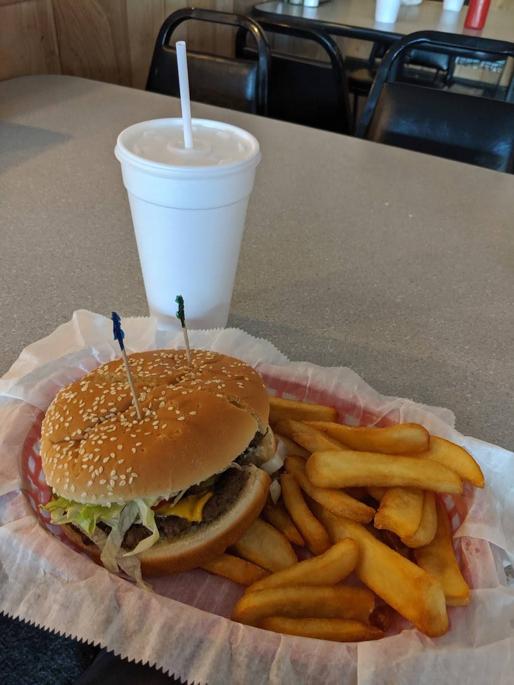 Armandos Restaurant | restaurant | 1105 Lafayette Rd, Rossville, GA 30741, USA | 7068612252 OR +1 706-861-2252