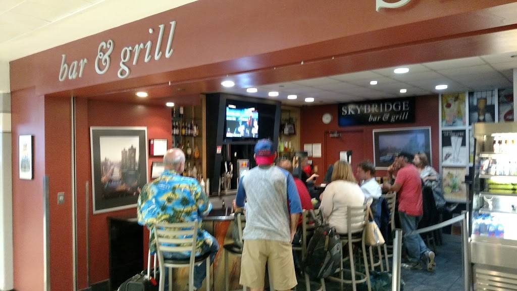 Skybridge Restaurant & Bar | restaurant | 5600 Mannheim Rd, Chicago, IL 60666, USA | 7736018445 OR +1 773-601-8445