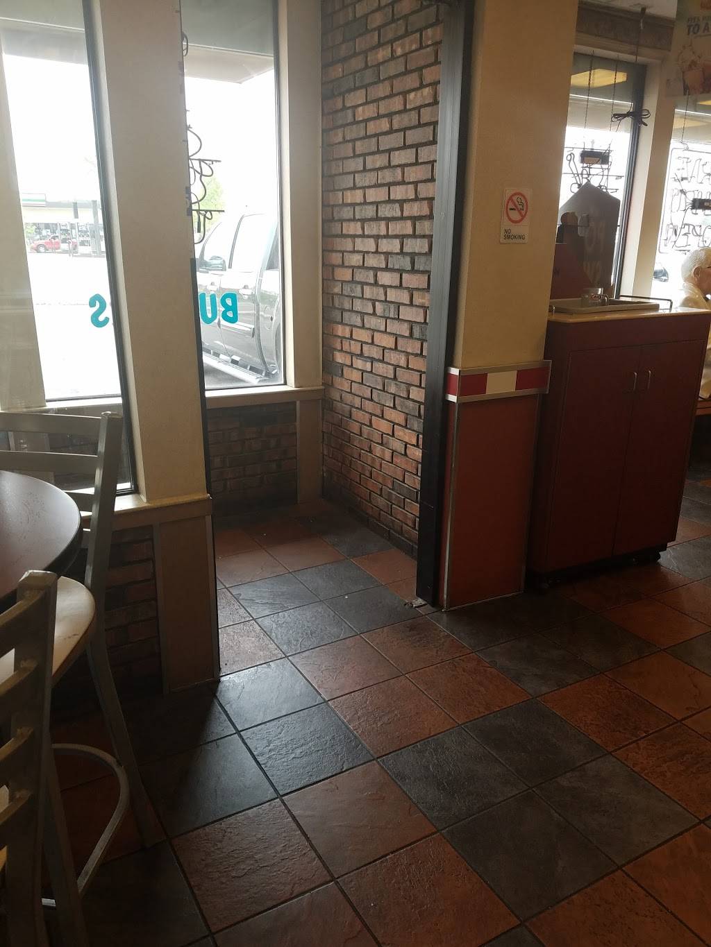 A&W Restaurant | restaurant | 2804 W 10th St, Greeley, CO 80634, USA | 9703563771 OR +1 970-356-3771