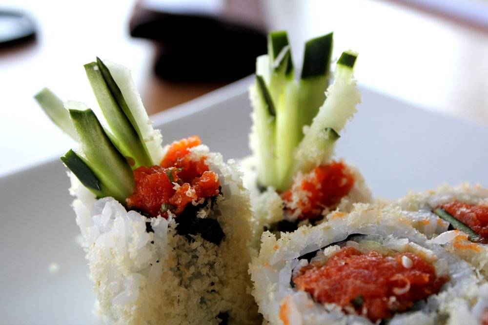 Fin Sushi Bar | restaurant | 1742 W Wilson Ave, Chicago, IL 60640, USA | 7739617452 OR +1 773-961-7452
