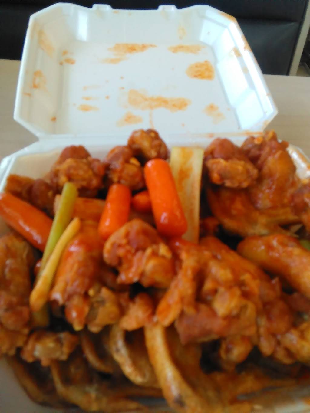 Don Dons Hot Wings | restaurant | 2926 S 3rd St, Memphis, TN 38109, USA | 9013968377 OR +1 901-396-8377