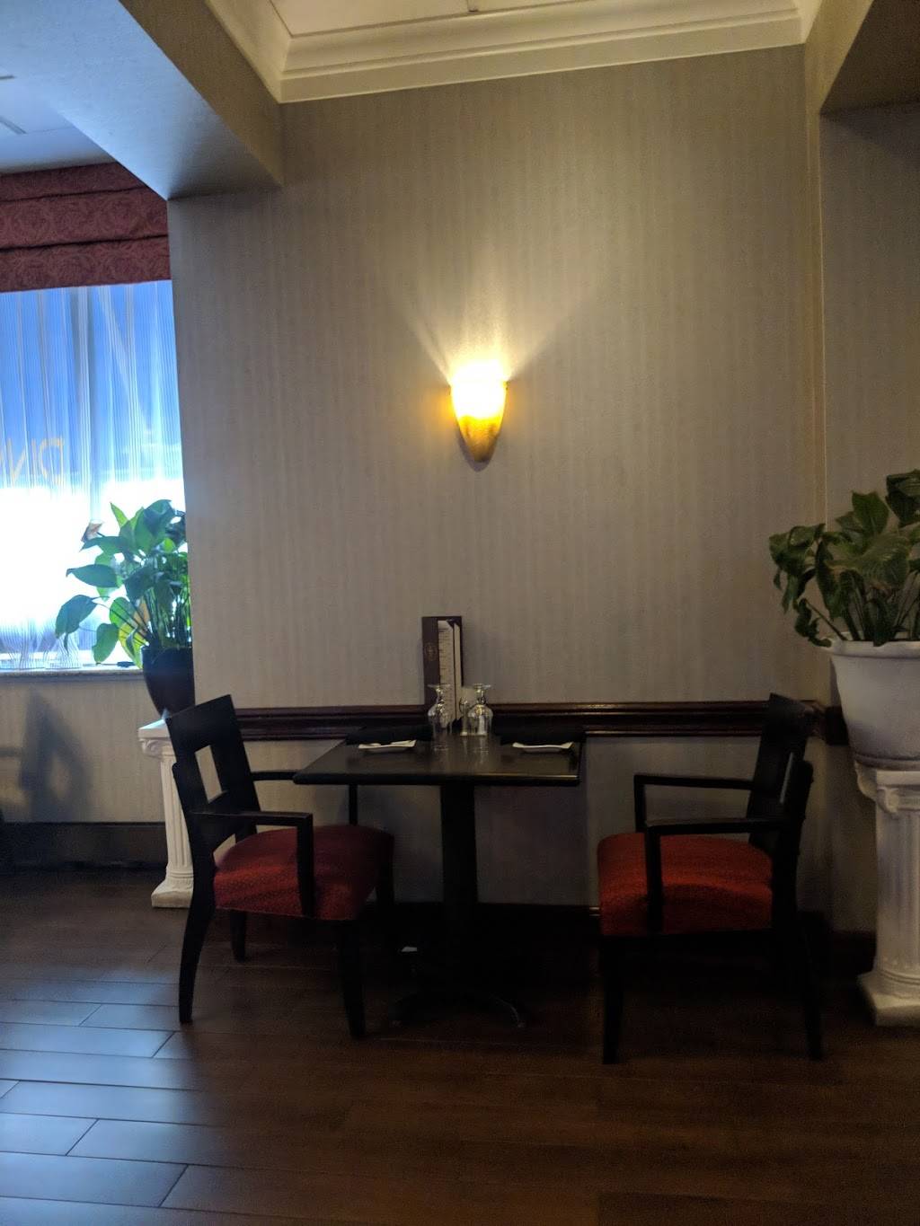 La Luna Ristorante | restaurant | 35 Governor Winthrop Blvd, New London, CT 06320, USA | 8603267258 OR +1 860-326-7258