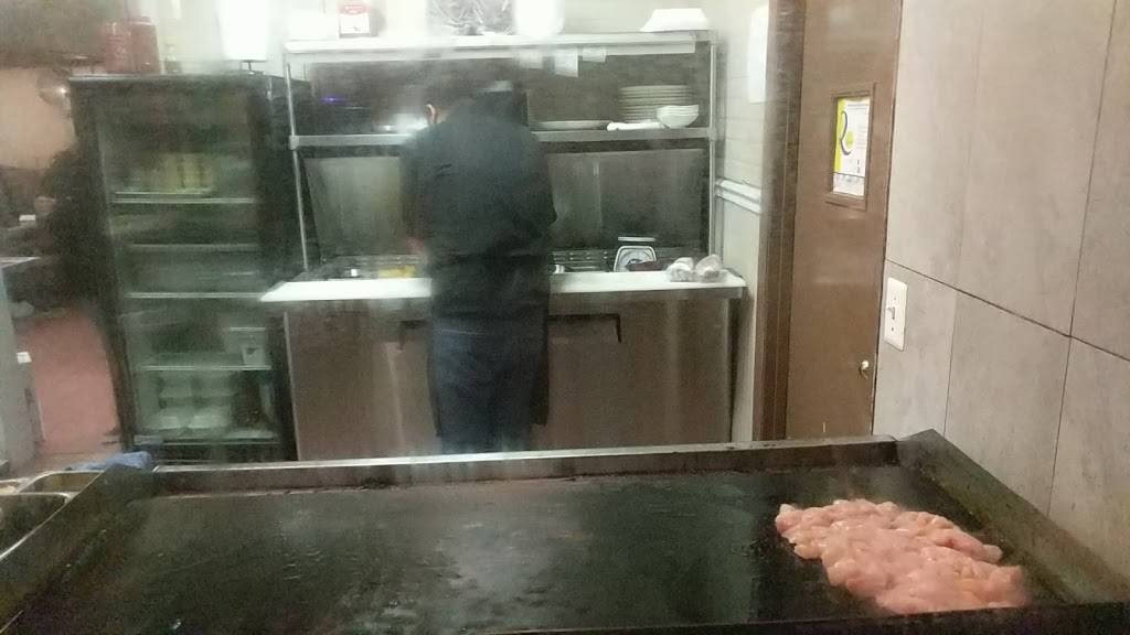 Makoto | restaurant | 2182 US-41, Greenbrier, TN 37073, USA | 6158630179 OR +1 615-863-0179