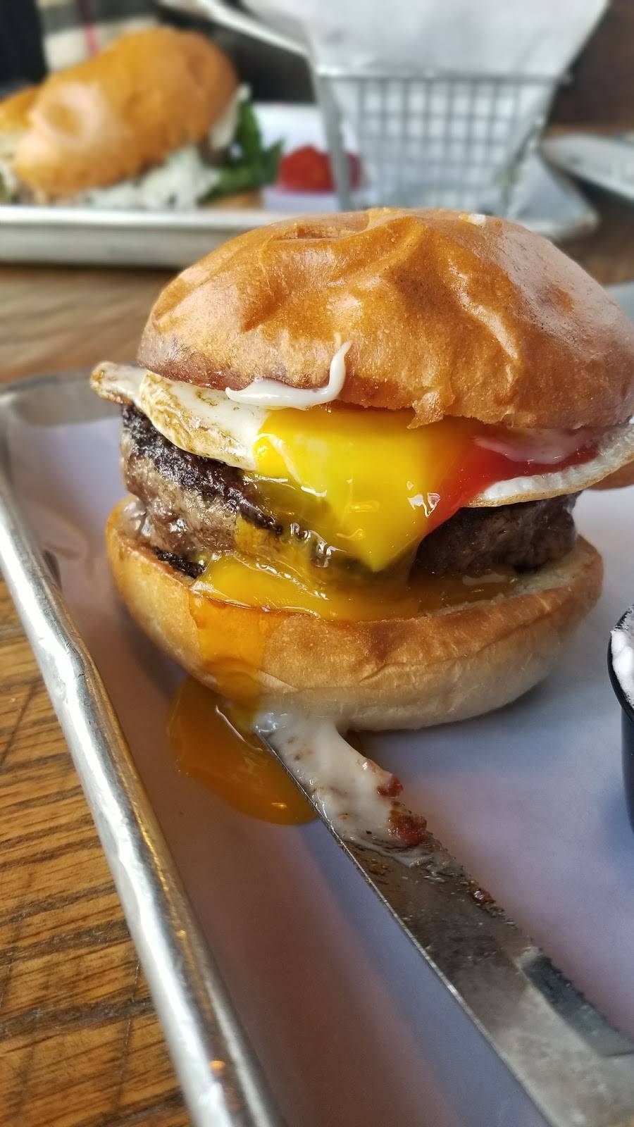 Burgerology | restaurant | 226 Merrick Rd, Rockville Centre, NY 11570, USA | 5166009720 OR +1 516-600-9720