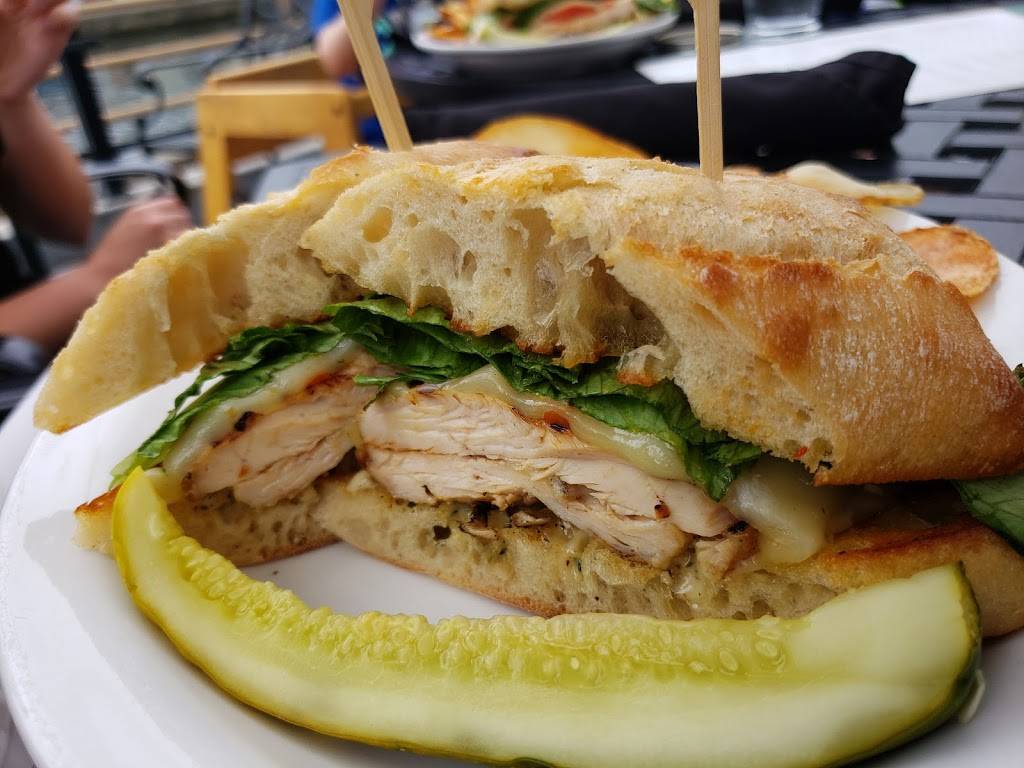 Dox Restaurant & Lounge | restaurant | 2 Princess St, Kingston, ON K7L 1A2, Canada | 6135498400 OR +1 613-549-8400