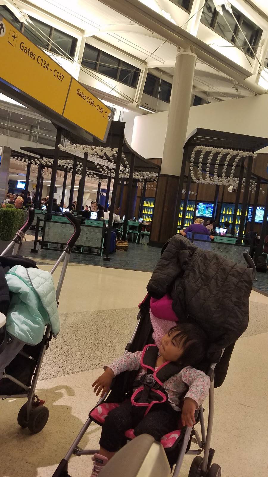 Famous Famiglia | restaurant | 3 Brewster Rd, Newark, NJ 07114, USA | 9736240259 OR +1 973-624-0259