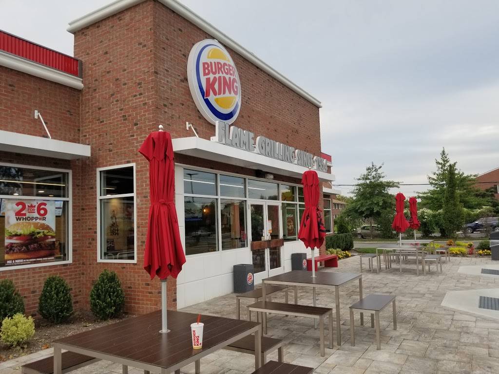 Burger King | restaurant | 335 Montauk Hwy, Bay Shore, NY 11706, USA | 6316659269 OR +1 631-665-9269