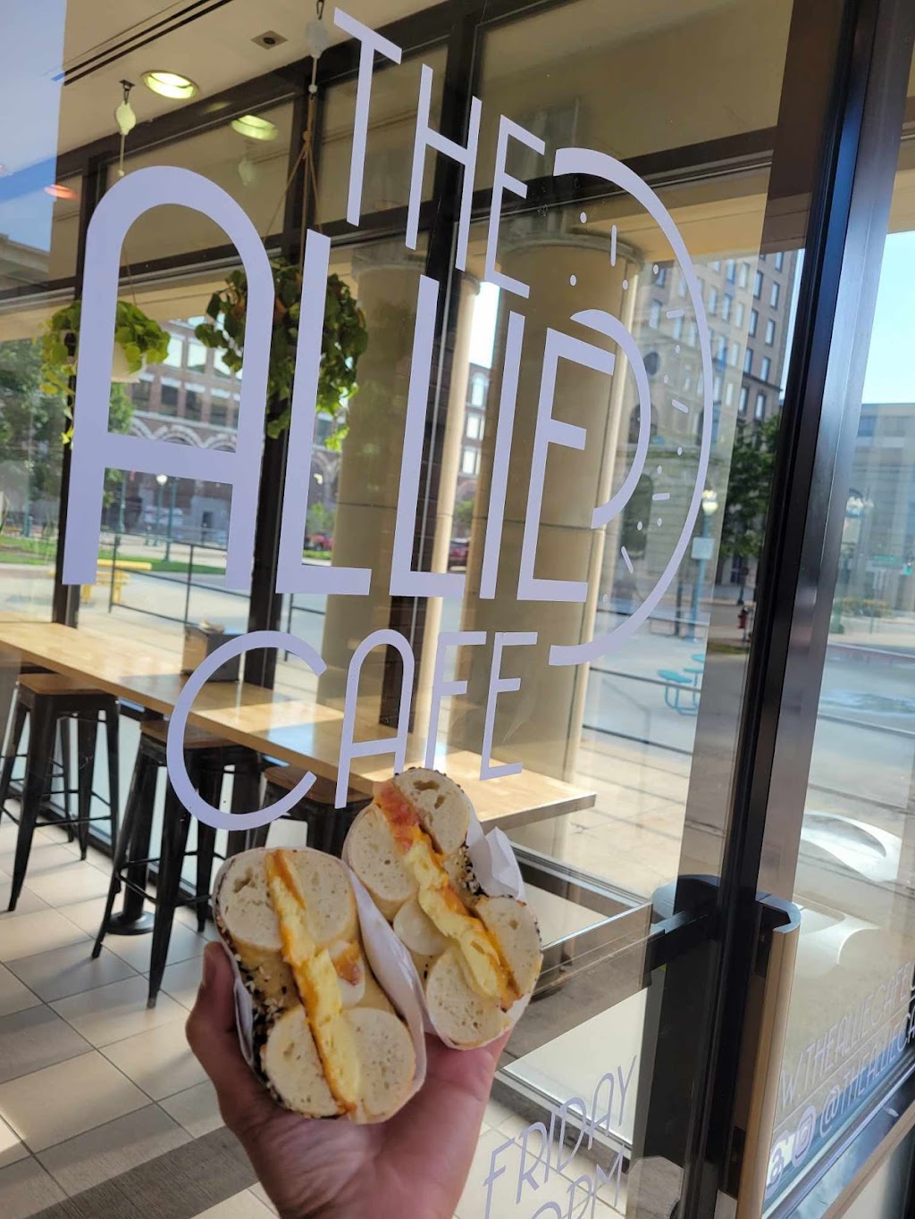 The Allie Café | restaurant | 215 Tuscarawas St W, Canton, OH 44702, USA | 3309153001 OR +1 330-915-3001