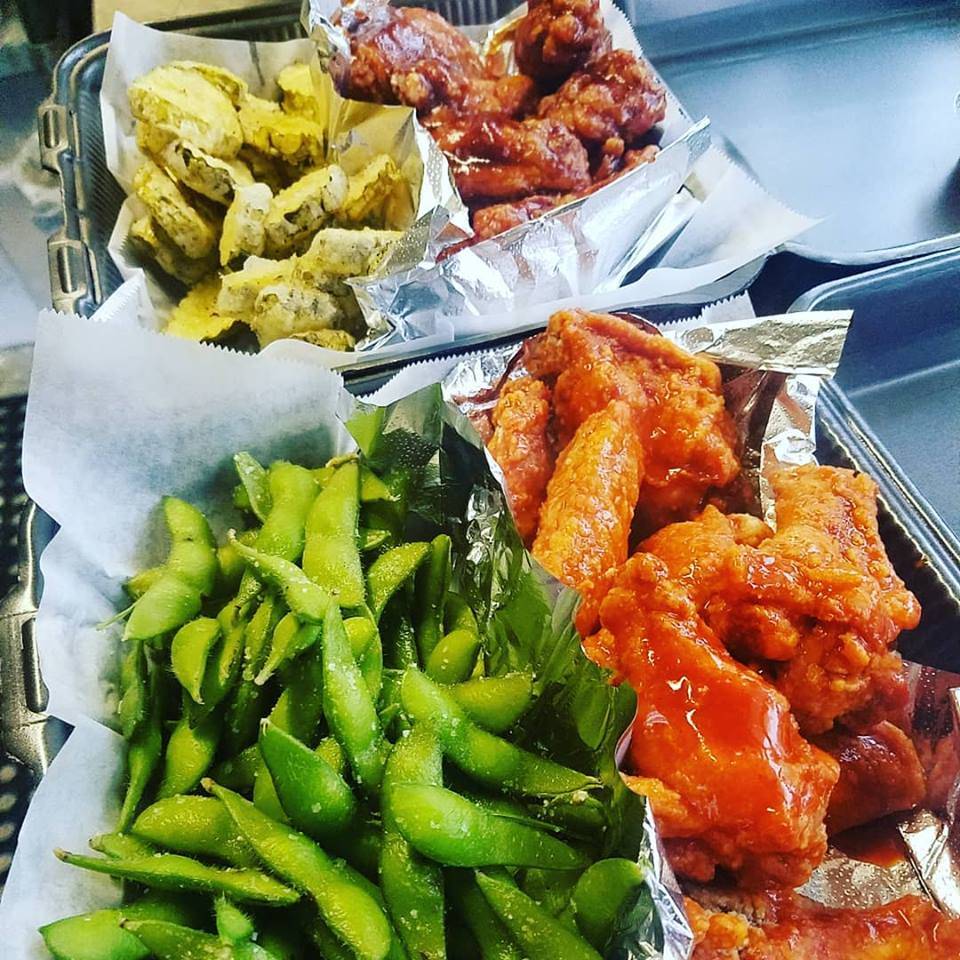 Dripping Wings | restaurant | 18325 Ranch Rd 12, Wimberley, TX 78676, USA | 5126456858 OR +1 512-645-6858