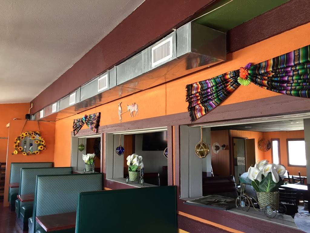 Ajuua Mexican Grill And Cantina | restaurant | 300 N Village Terrace, Tonganoxie, KS 66086, USA | 9134171053 OR +1 913-417-1053