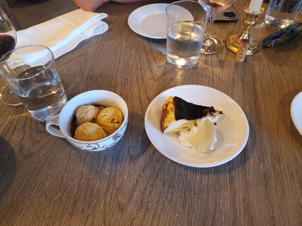 Golden Bear Station | restaurant | 8445 Sonoma Hwy, Kenwood, CA 95452, USA | 0000000000 OR +1 0000000000