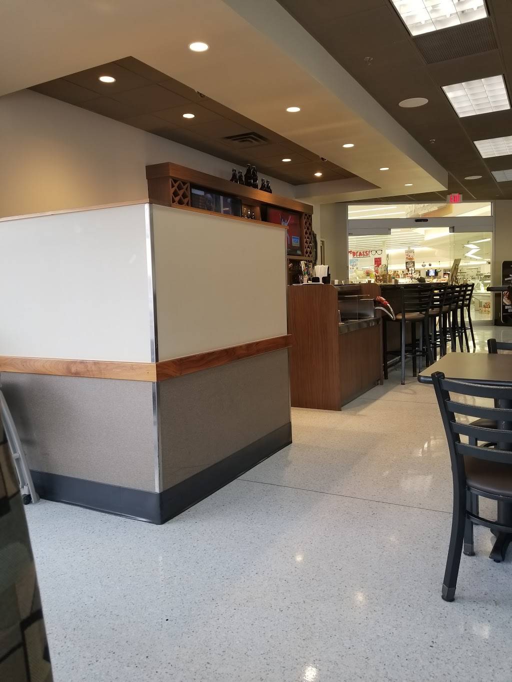 Hy-Vee Market Grille Express | restaurant | 2351 W Locust St, Davenport, IA 52804, USA | 5633231598 OR +1 563-323-1598